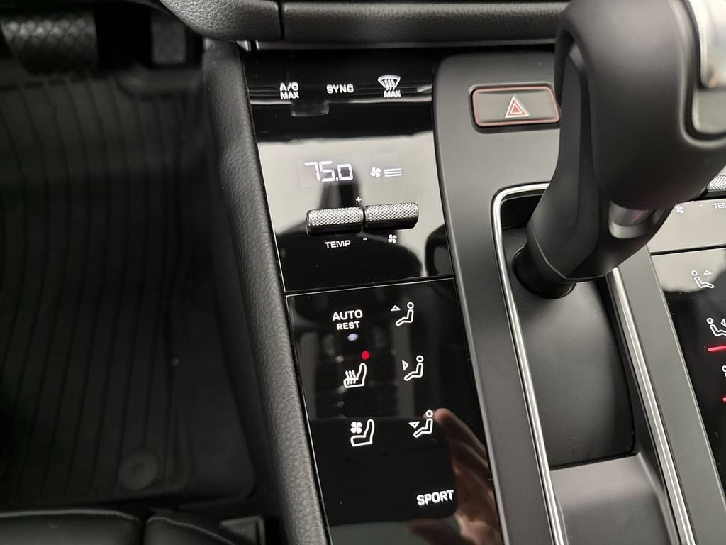 New 2026 Porsche Macan AWD/4WD image 30