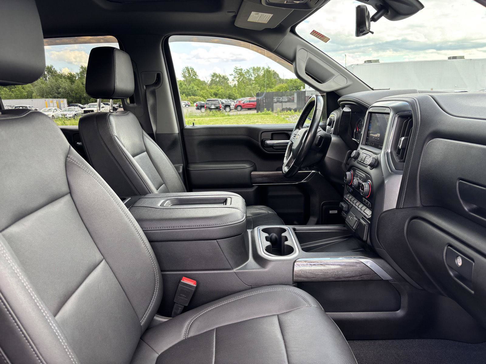 Used 2021 Chevrolet Silverado 1500 LTZ w/ LTZ Premium Package AWD/4WD image 40