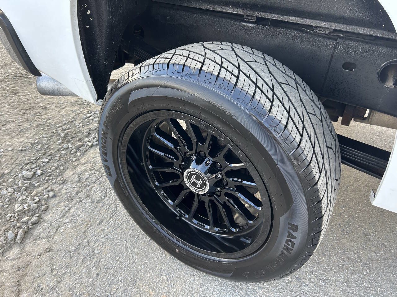 Used 2007 GMC Sierra 2500 SLE w/ Z71 Off-Road Package image 12