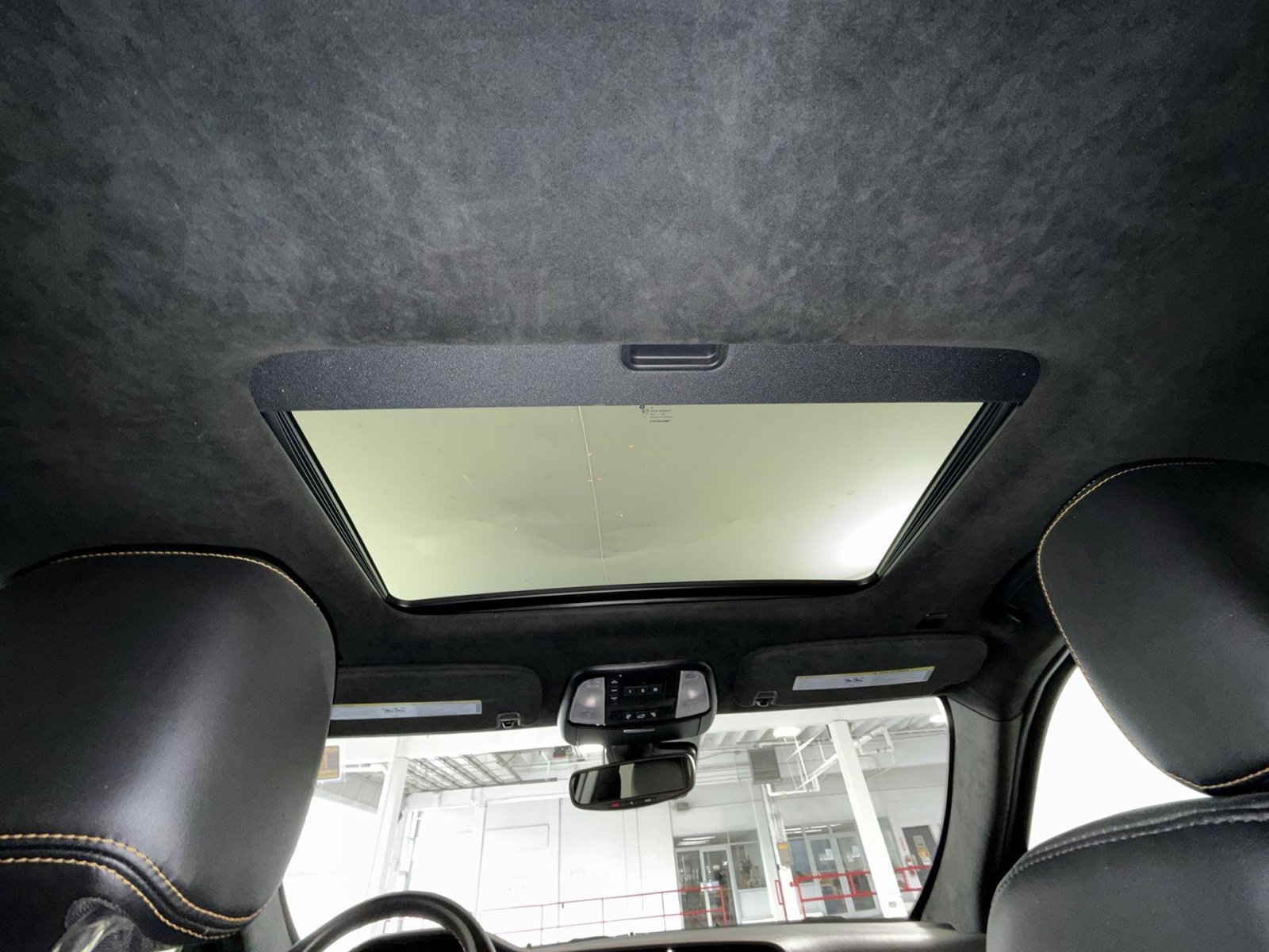 Used 2023 Dodge Durango R/T w/ Hemi Orange Plus Package AWD/4WD image 24