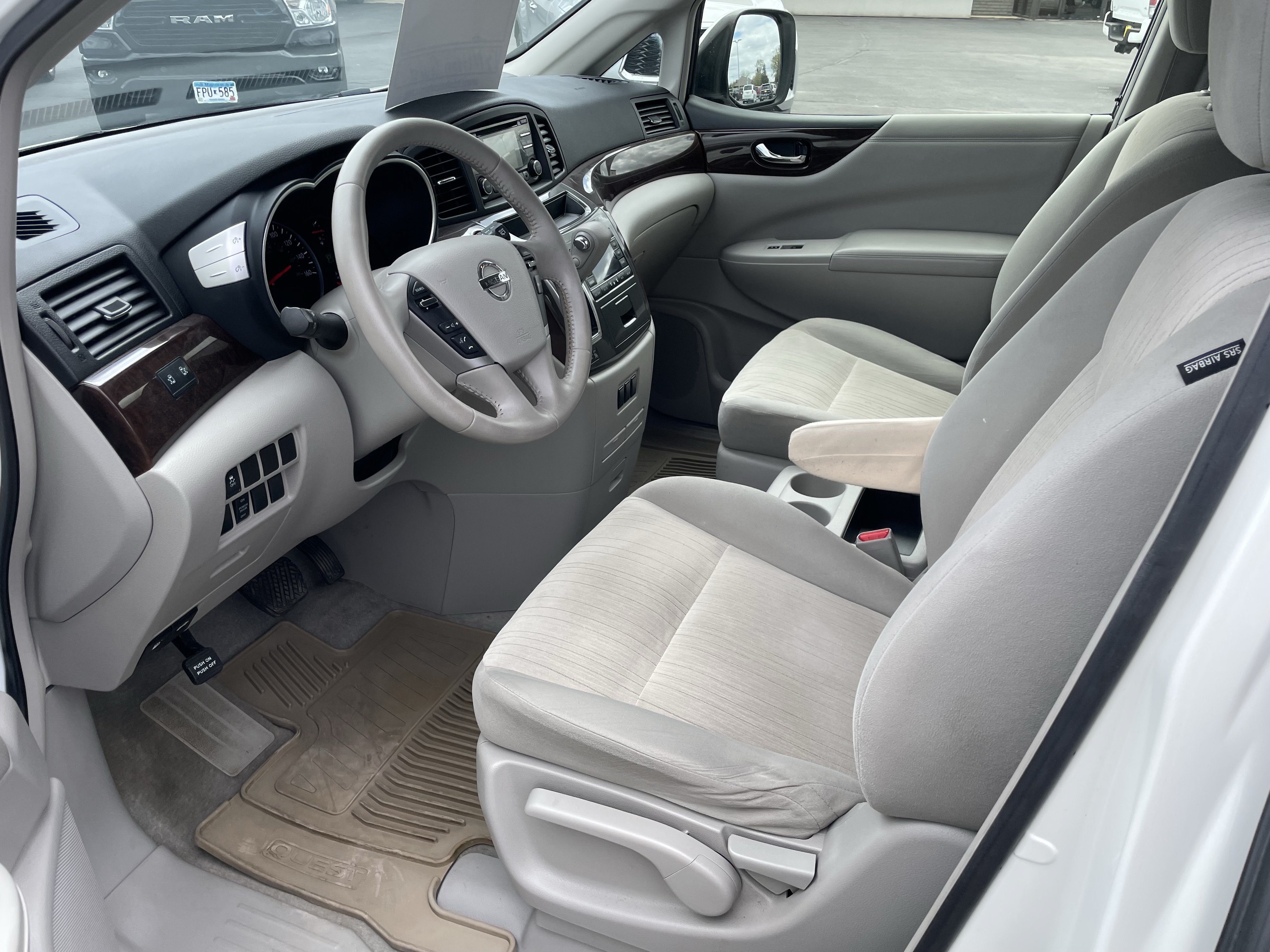 Used 2013 Nissan Quest SV FWD image 11