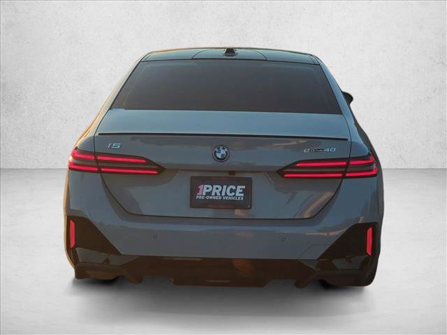 Used 2024 BMW i5 eDrive40i w/ Executive Package RWD image 7