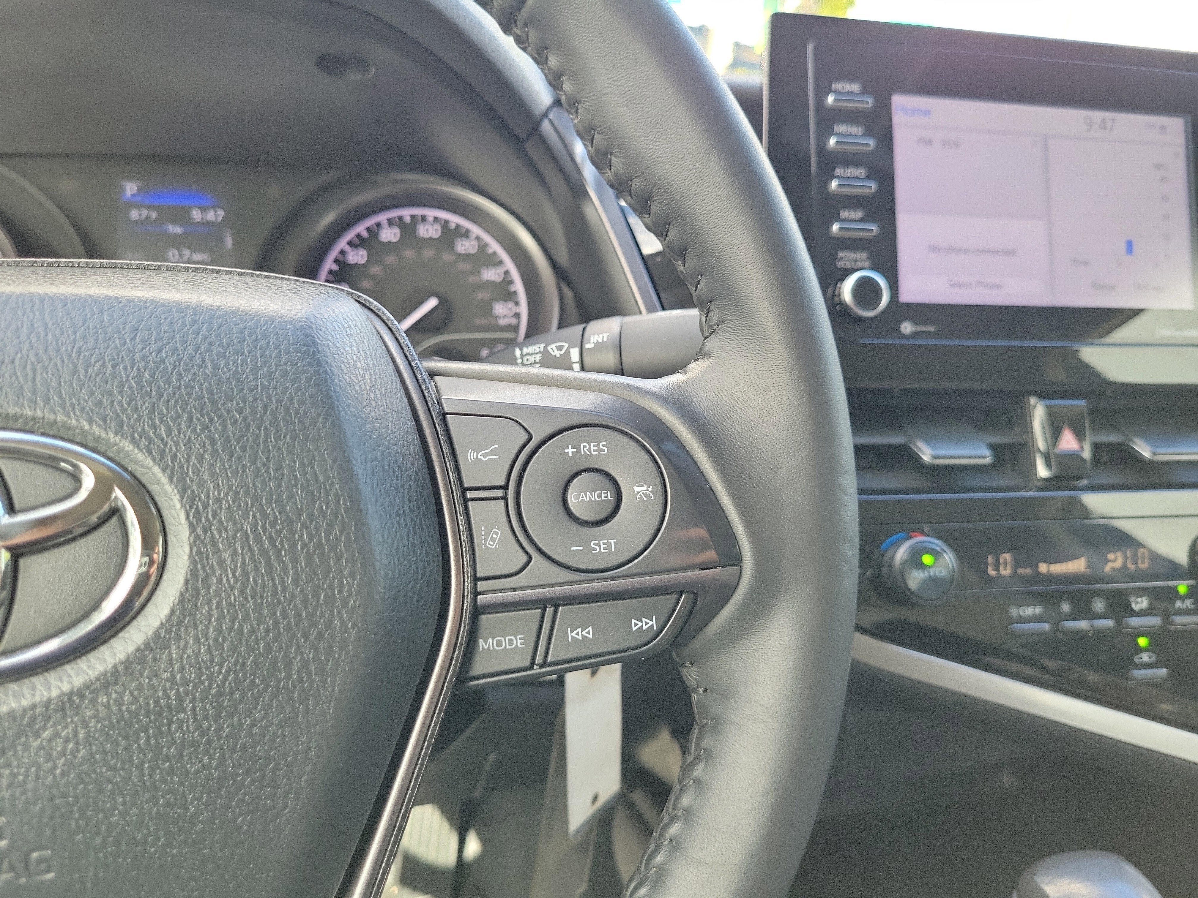 Used 2024 Toyota Camry SE image 18