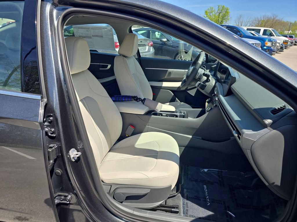 New 2026 Hyundai Sonata SEL FWD image 23