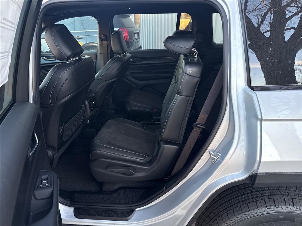 New 2025 Jeep Grand Cherokee L Altitude image 6