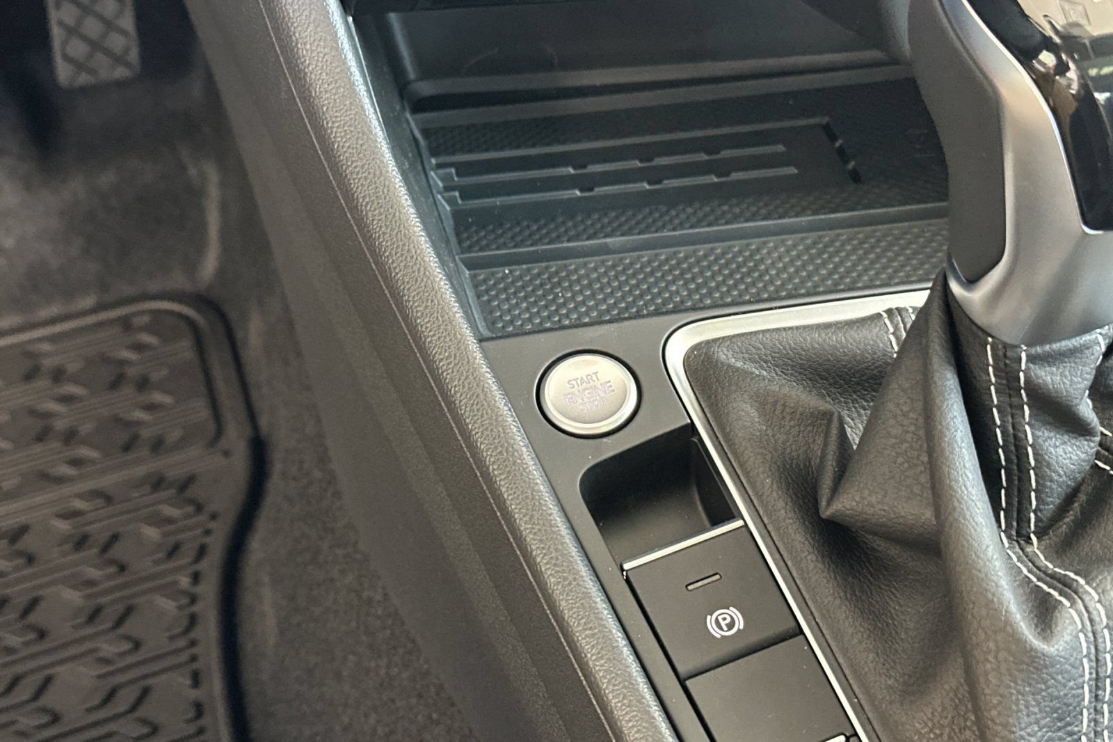New 2026 Volkswagen Jetta SE FWD image 17
