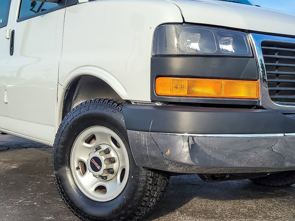 Used 2022 GMC Savana 2500 w/ Driver Convenience Package image 3
