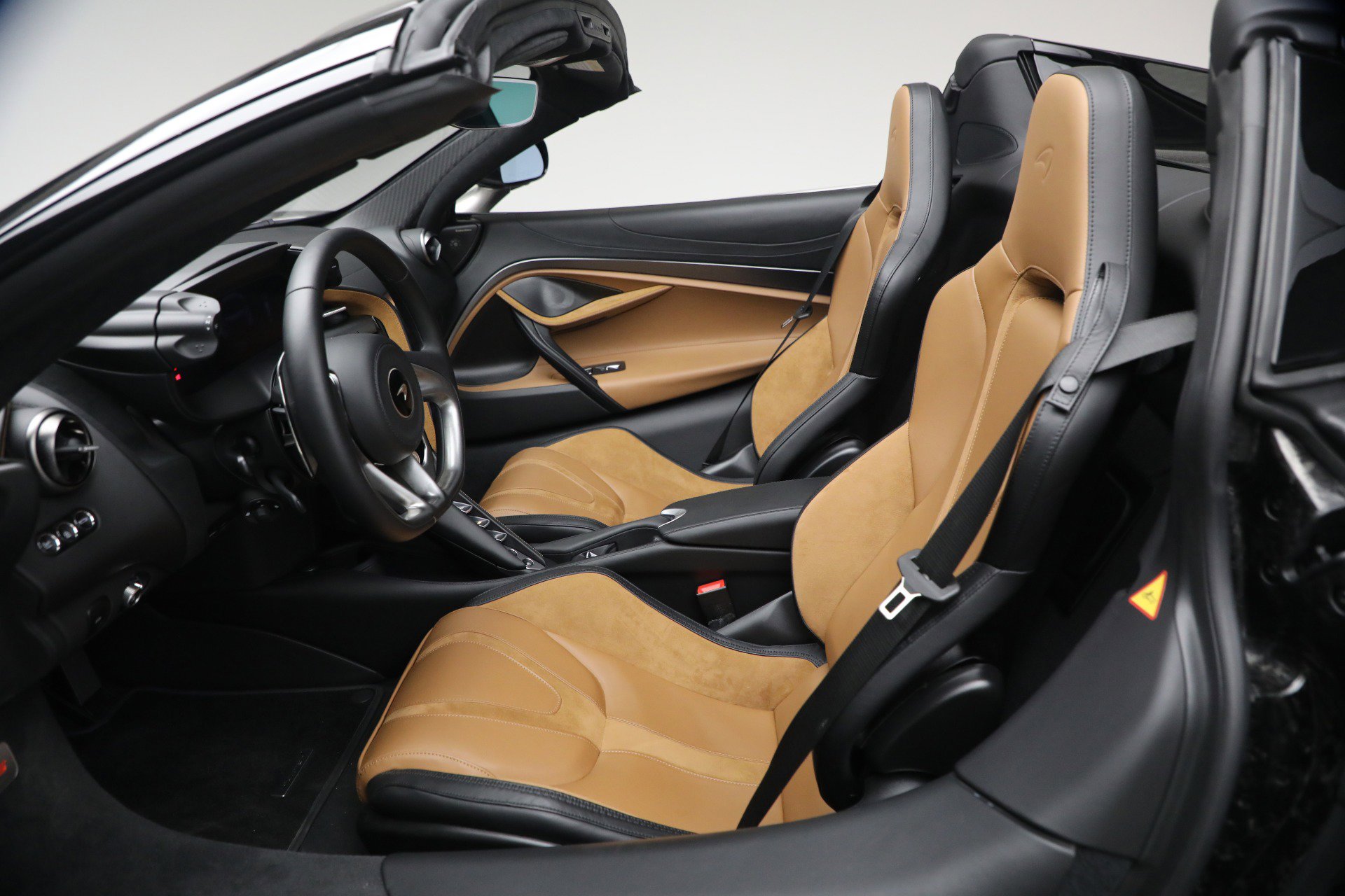 Used 2025 McLaren 750S Spider image 32