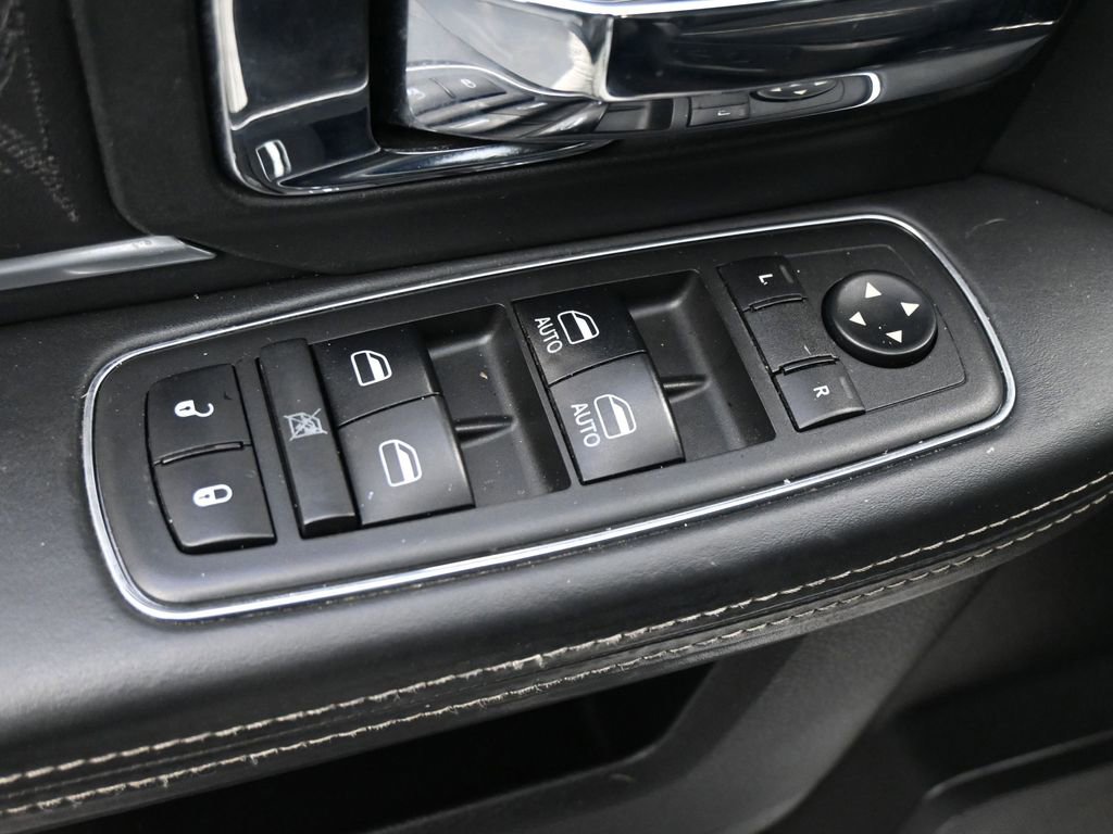Used 2018 RAM 1500 Limited image 3