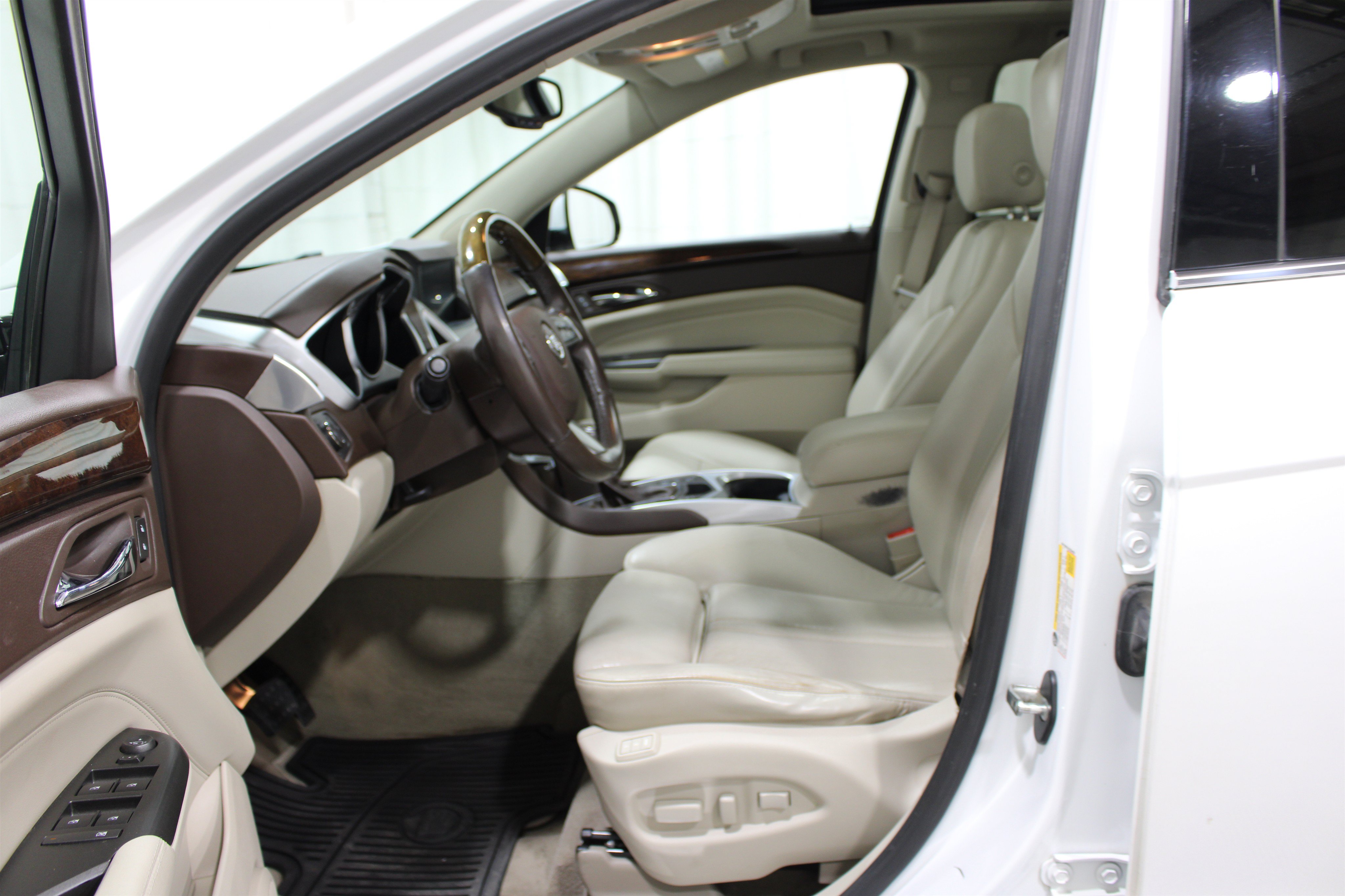 Used 2012 Cadillac SRX Performance FWD image 3