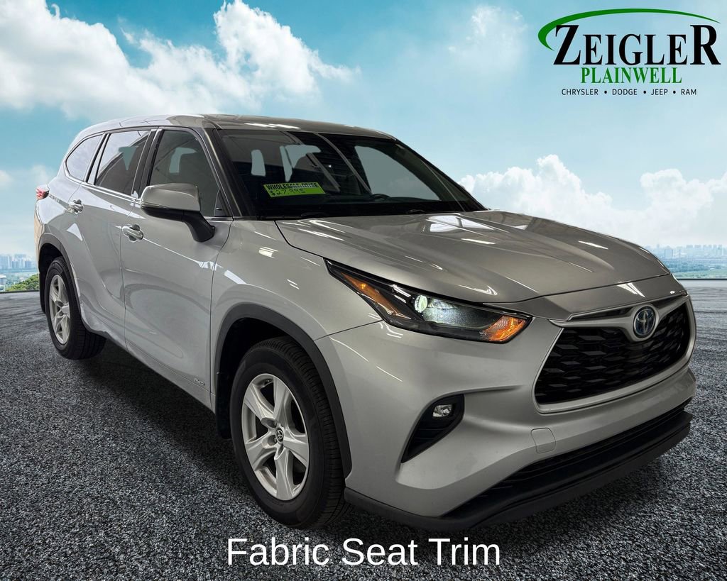 Used 2022 Toyota Highlander LE image 9
