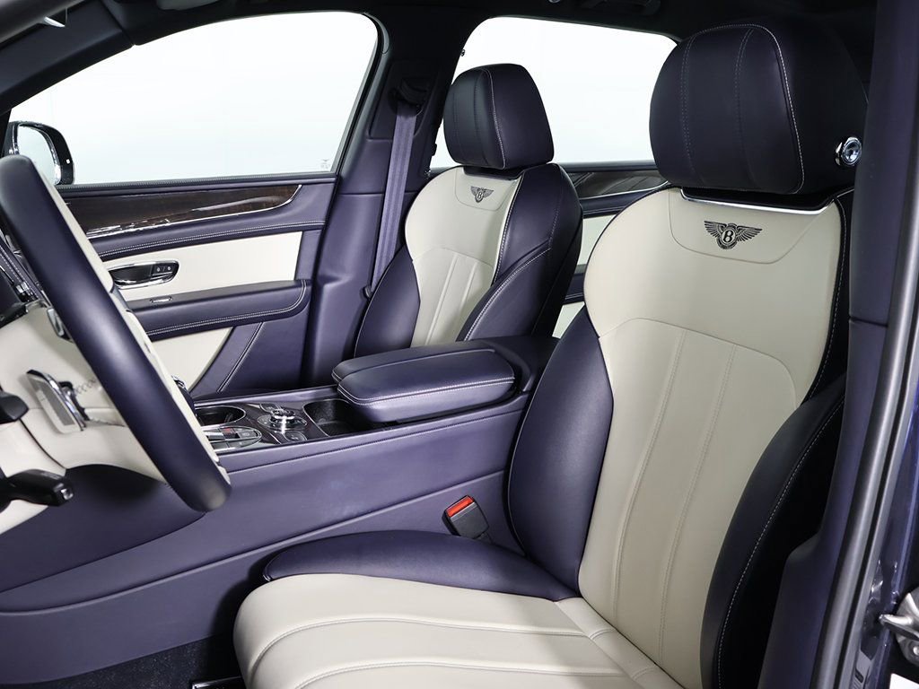 Used 2019 Bentley Bentayga image 31