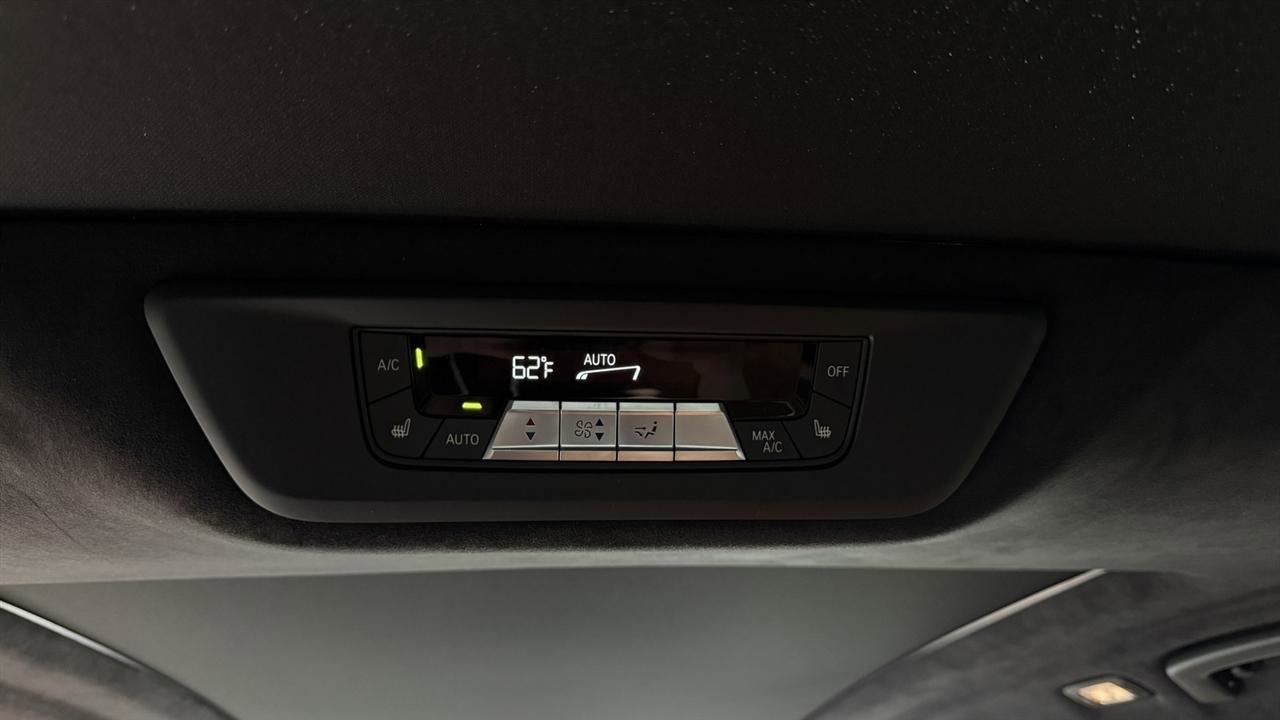 Used 2024 BMW X7 xDrive40i image 38