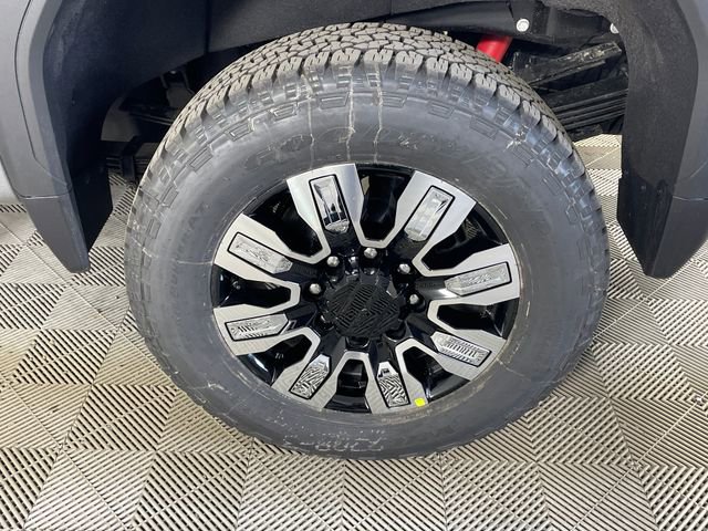 New 2026 GMC Sierra 3500 Denali w/ Denali Reserve Package image 18