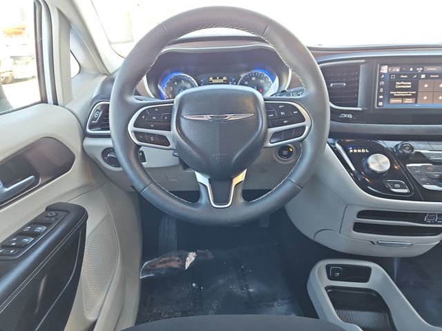 Used 2024 Chrysler Voyager LX FWD image 28