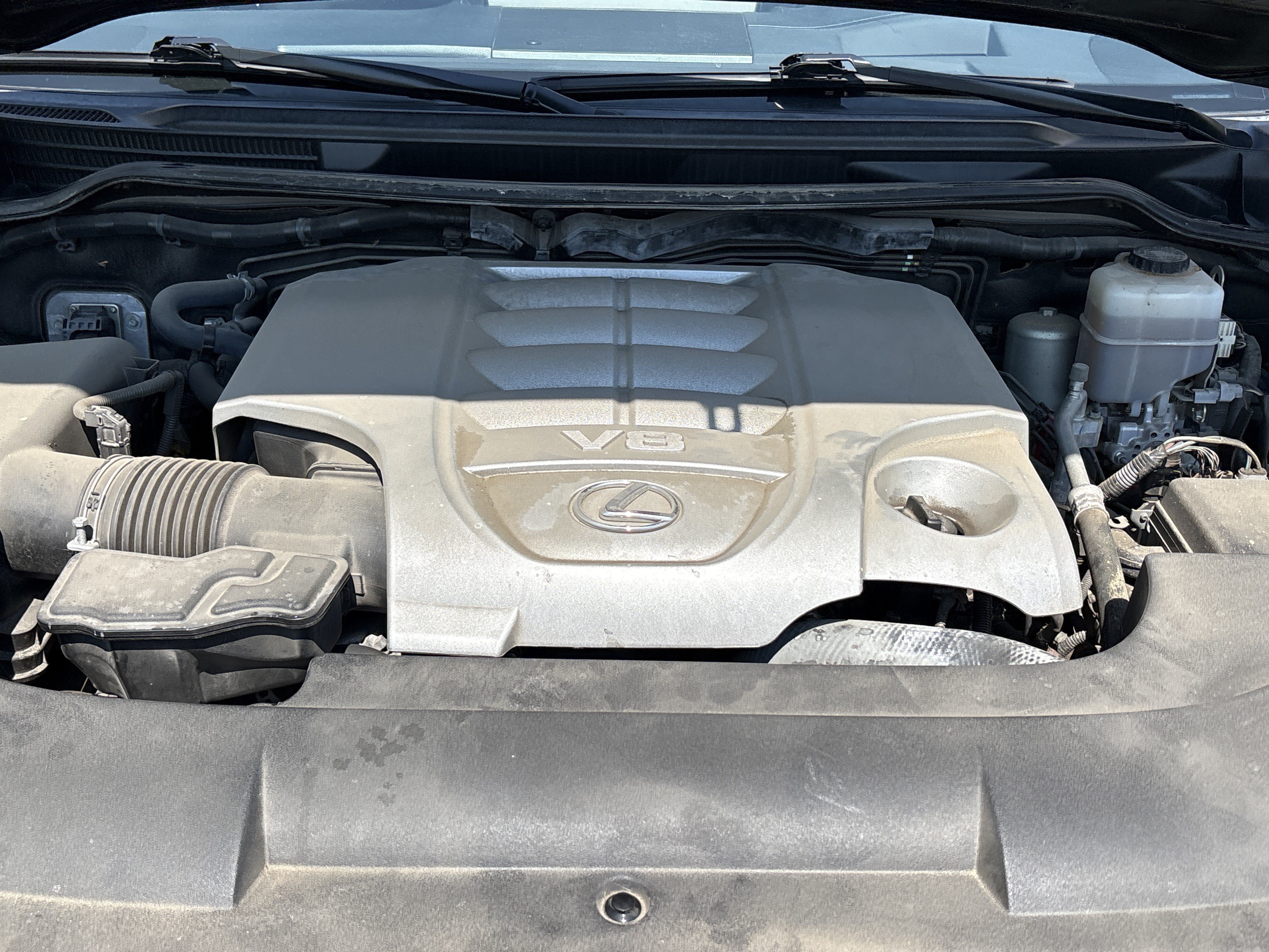 Used 2017 Lexus LX 570 4WD w/ Luxury Package image 34