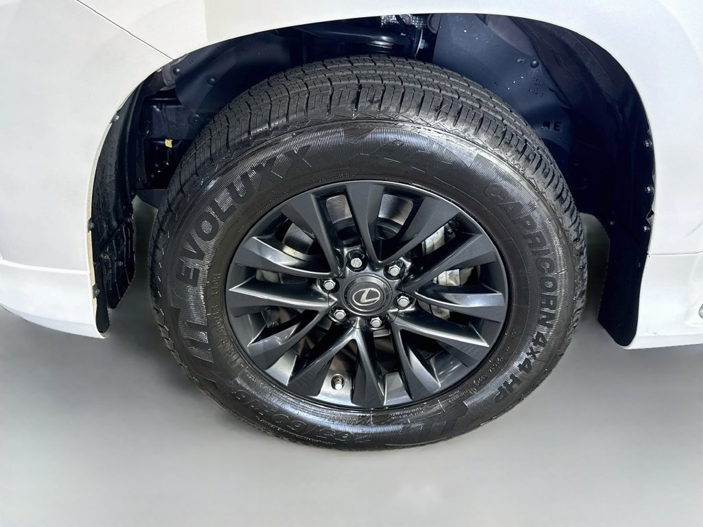 Used 2023 Lexus GX 460 Premium w/ Premium Plus Package AWD/4WD image 4