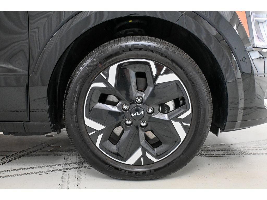Certified 2025 Kia Niro Wave w/ Wave Preserve Package FWD image 10