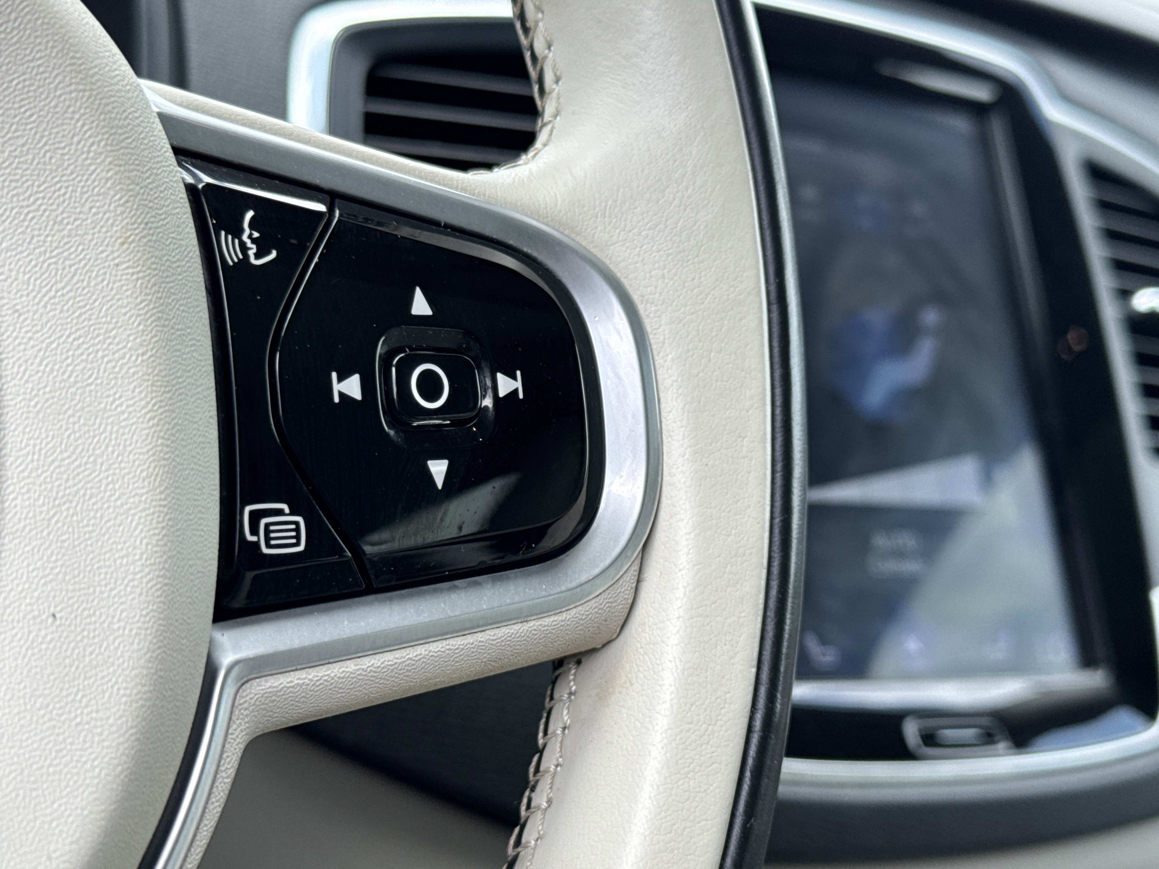 Used 2019 Volvo XC90 T6 Momentum w/ Advanced Package AWD/4WD image 20