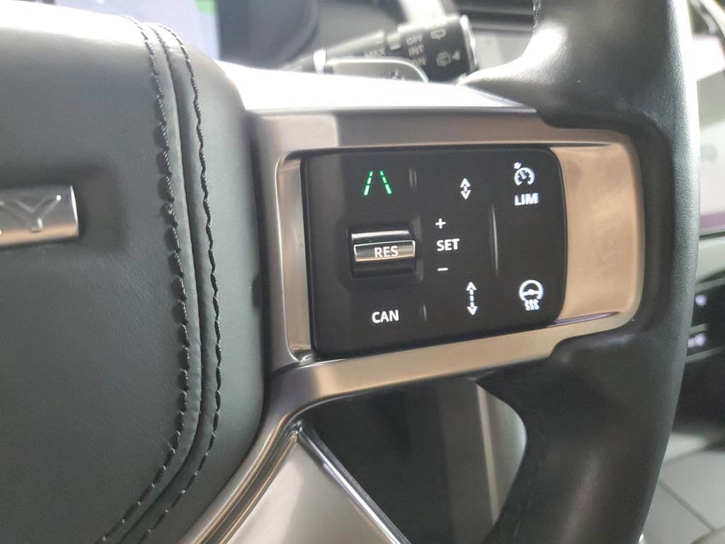 Used 2023 Land Rover Discovery Metropolitan Edition AWD/4WD image 28