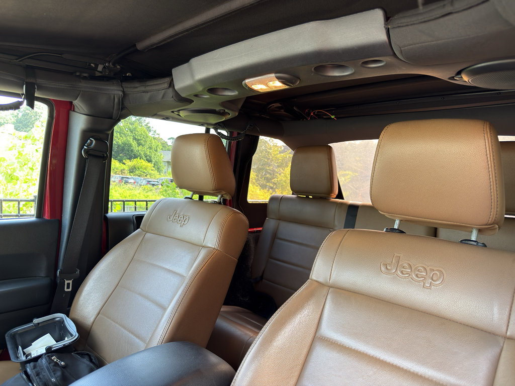 Used 2012 Jeep Wrangler Unlimited Sahara w/ Dual Top Group AWD/4WD image 10