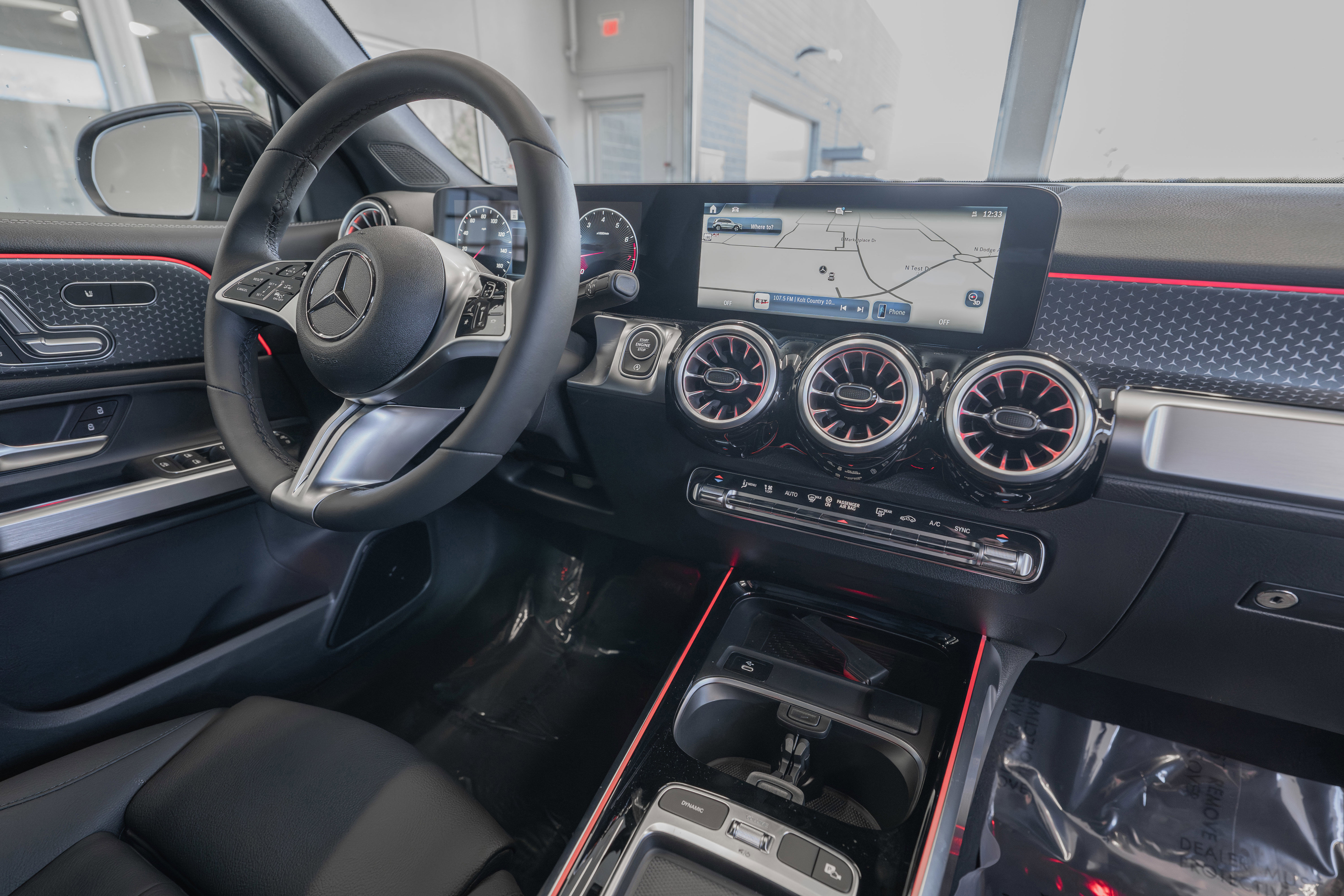 Used 2025 Mercedes-Benz GLB 250 image 19