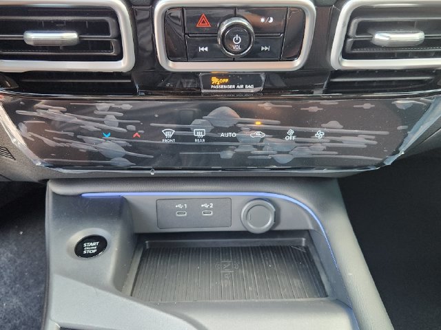 New 2026 Nissan Sentra SR w/ Floor Mat Package FWD image 18
