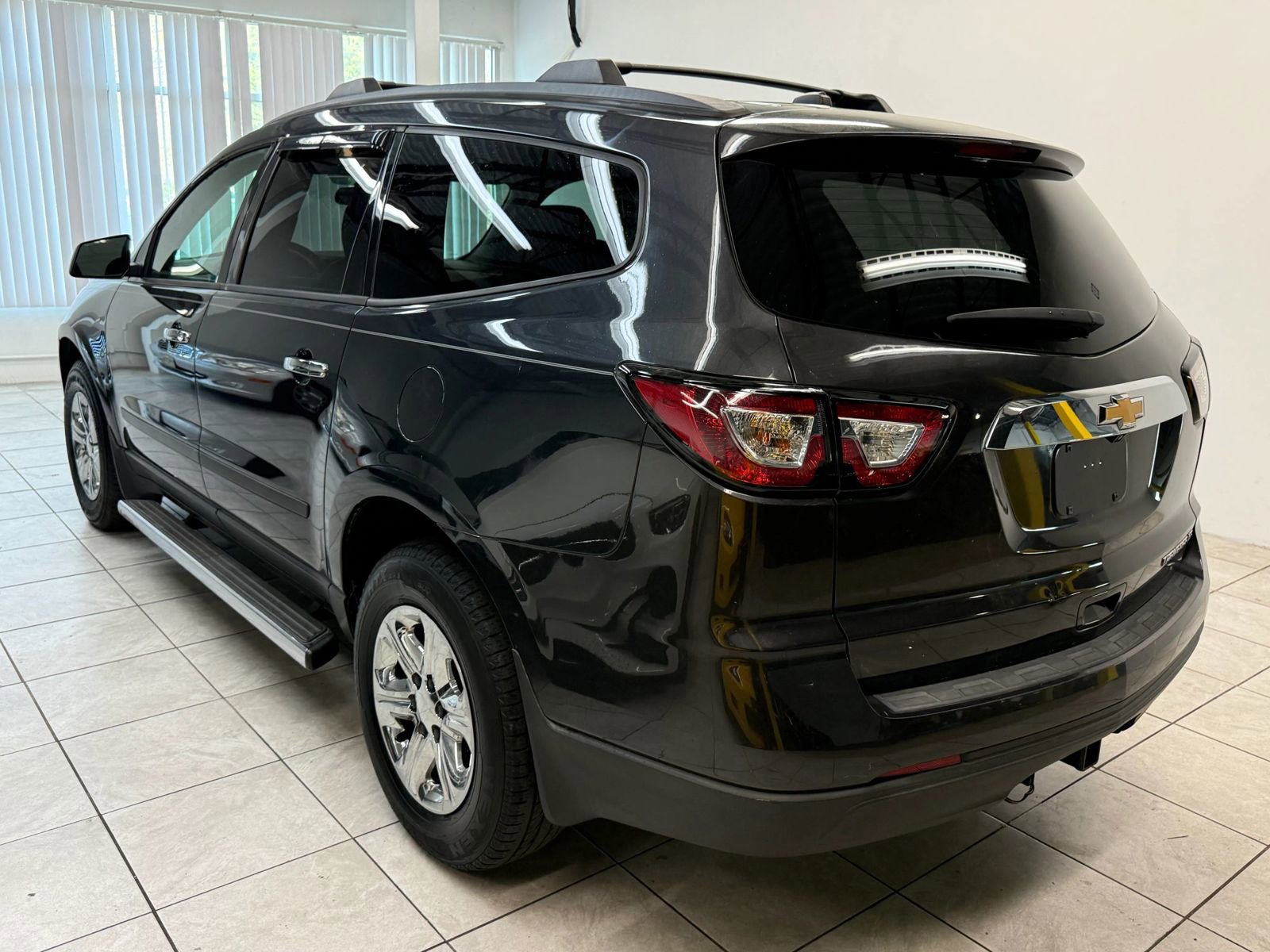 Used 2015 Chevrolet Traverse LS FWD image 7