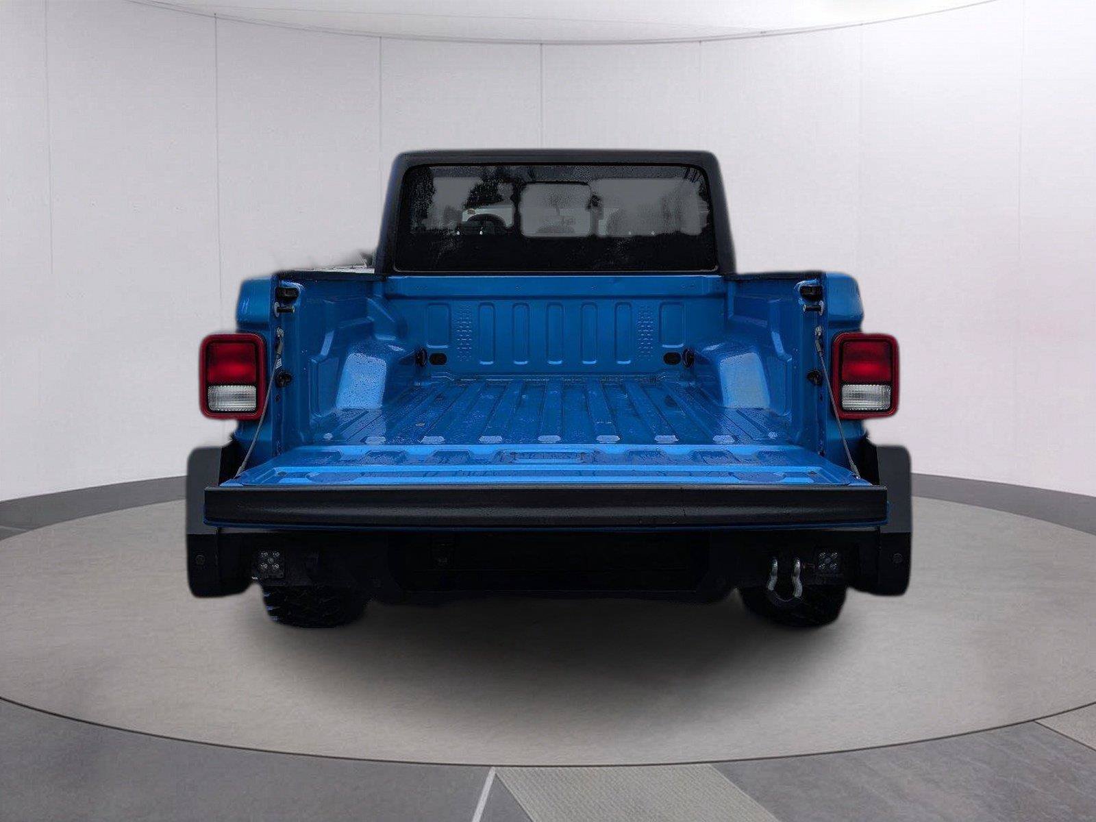 Used 2024 Jeep Gladiator Sport AWD/4WD image 5