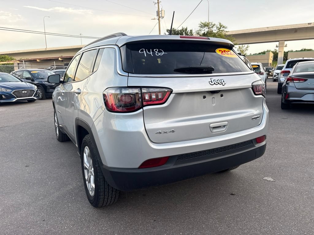 Used 2024 Jeep Compass Latitude AWD/4WD image 5