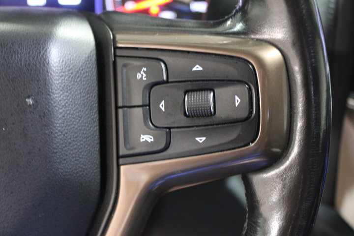 Used 2019 Chevrolet Silverado 1500 High Country w/ Technology Package AWD/4WD image 38