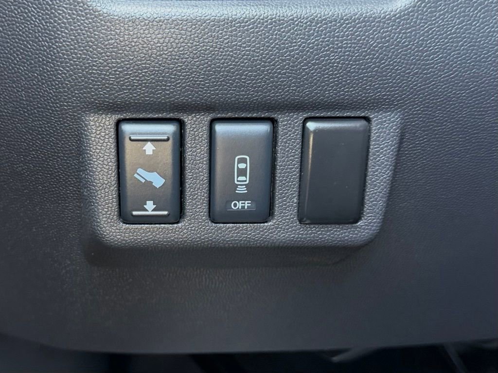 Used 2012 Nissan Titan SL w/ Texas Pkg RWD image 17