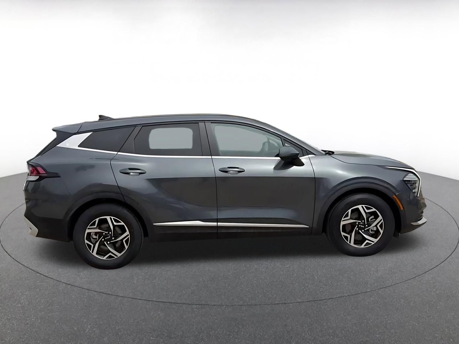 Used 2025 Kia Sportage LX image 16