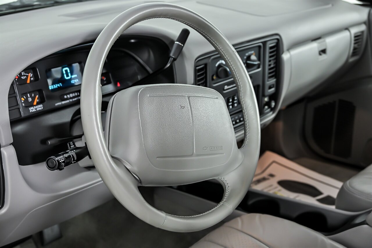 Used 1994 Chevrolet Impala SS RWD image 22