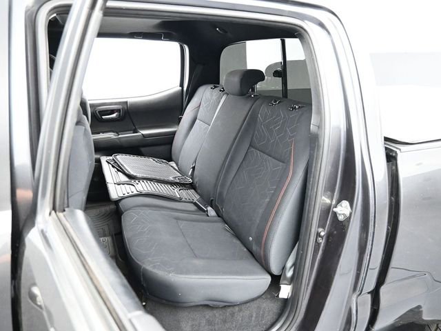 Used 2016 Toyota Tacoma TRD Sport RWD image 24