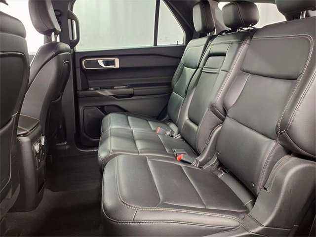 Certified 2020 Ford Explorer XLT w/ Equipment Group 202A image 7
