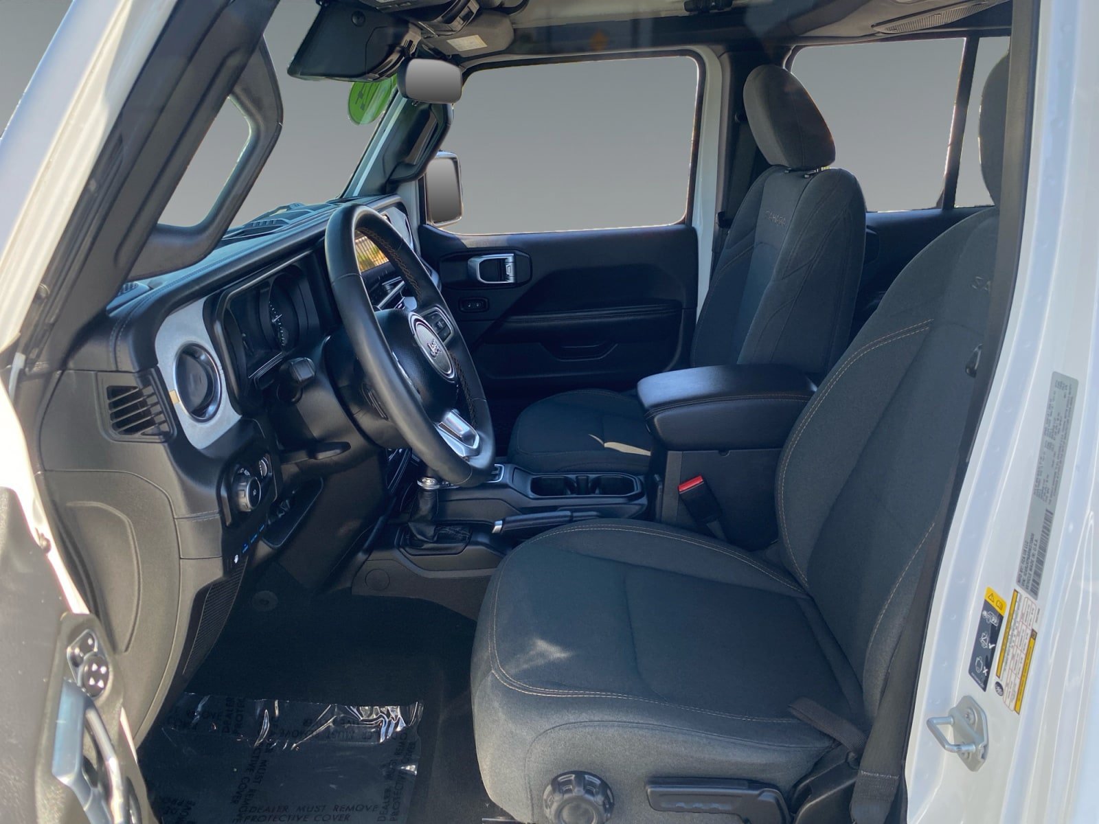 Used 2024 Jeep Wrangler Unlimited Sahara AWD/4WD image 9