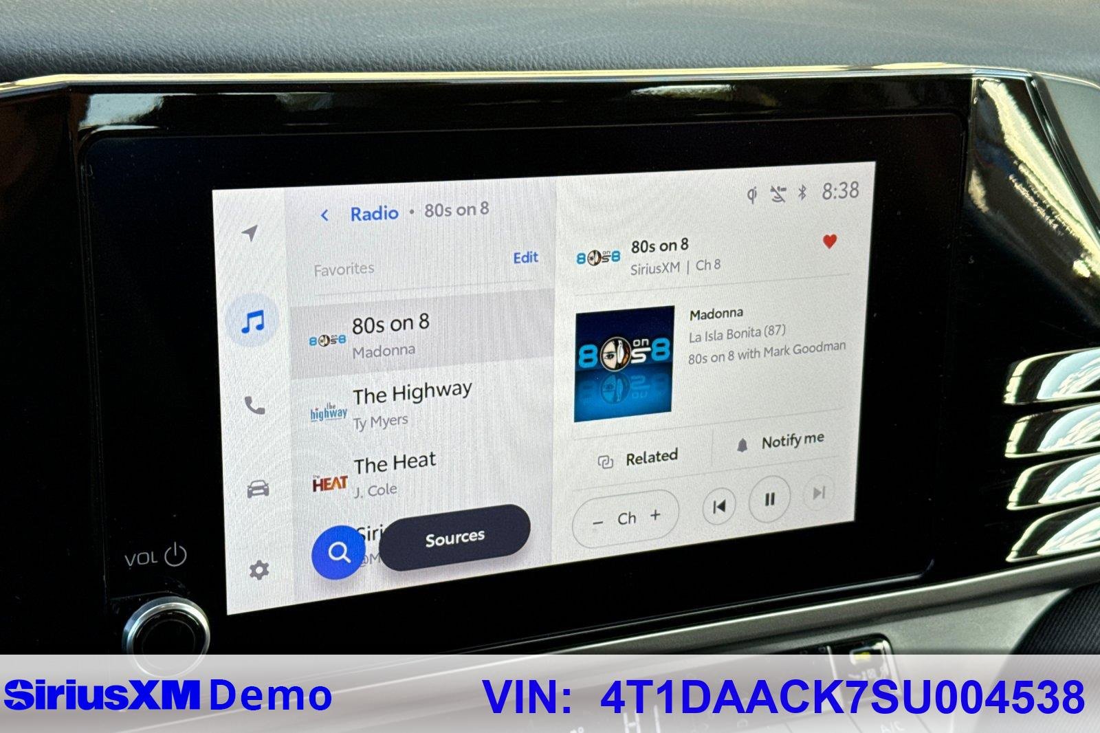 Used 2025 Toyota Camry LE image 37