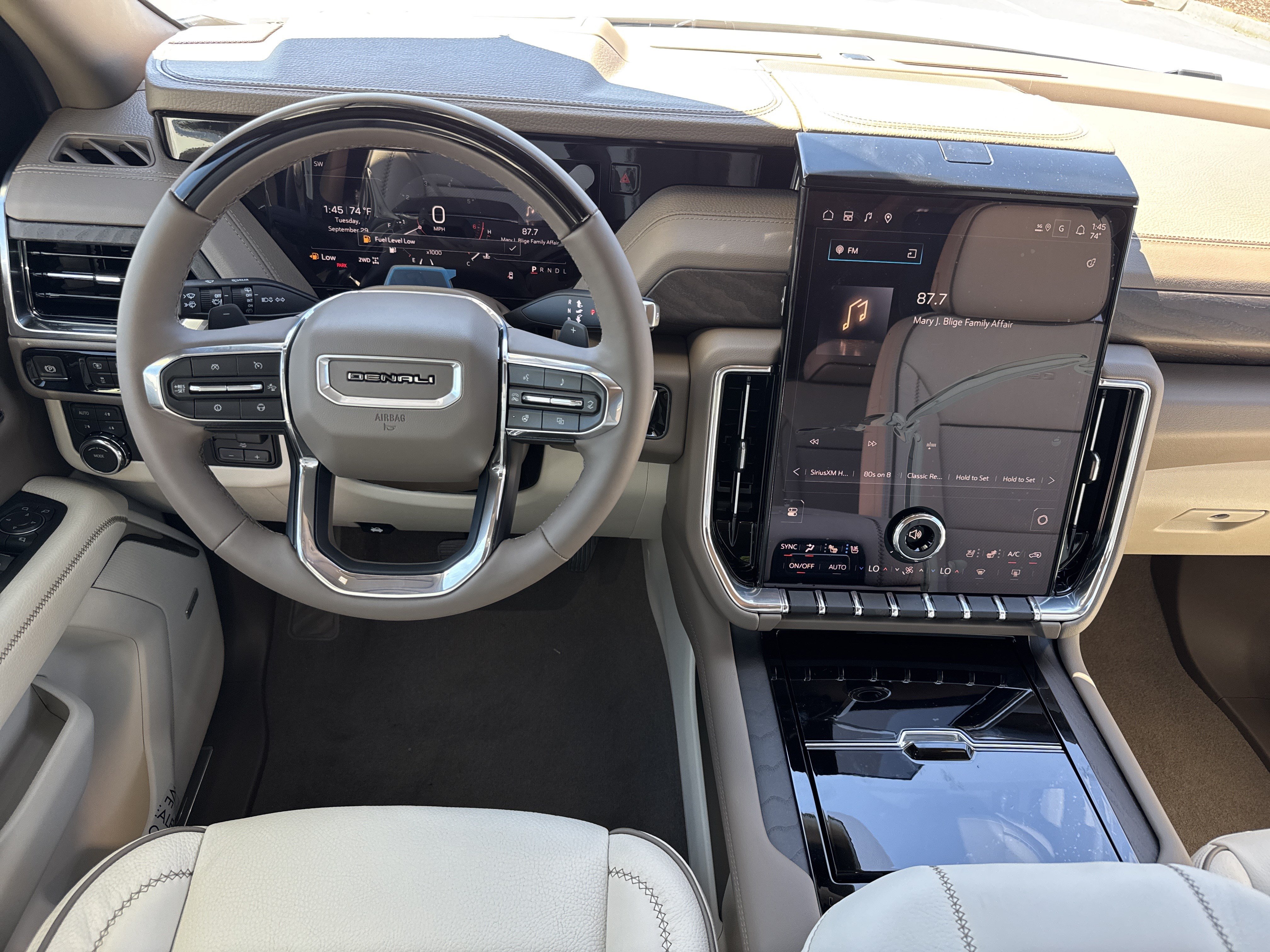 New 2026 GMC Yukon XL Denali w/ Denali Reserve Package AWD/4WD image 18