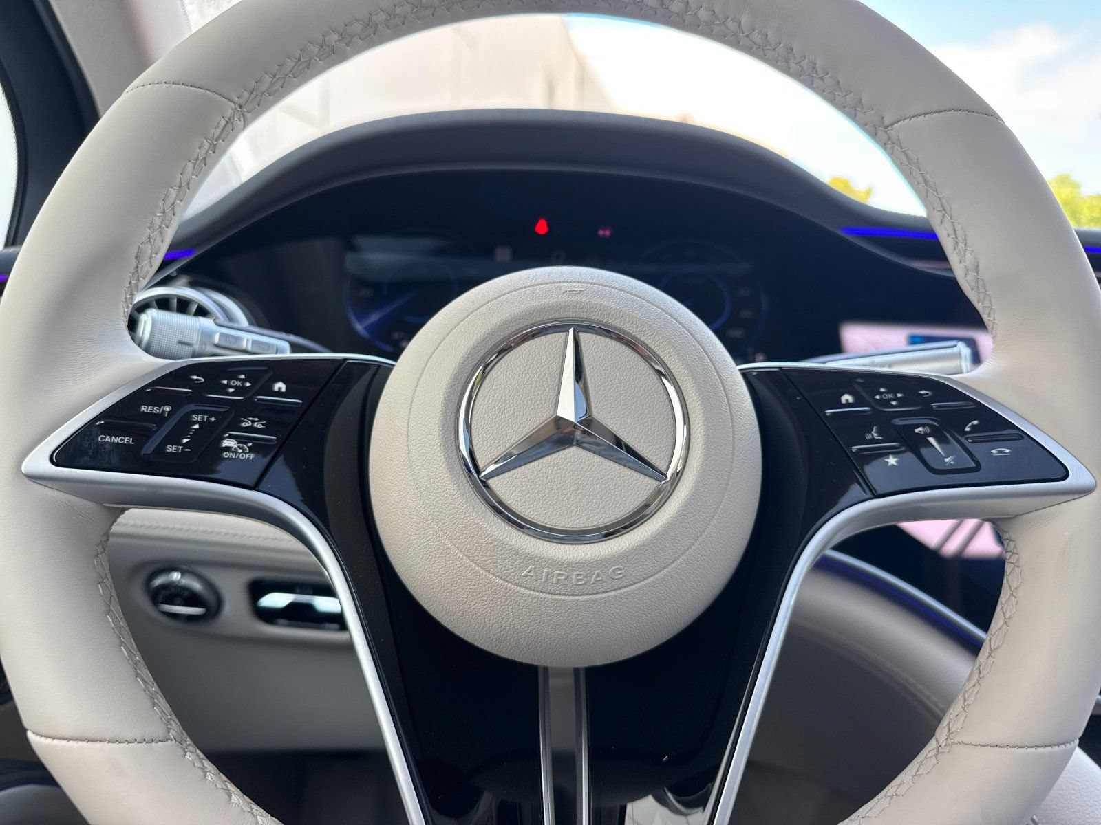 New 2026 Mercedes-Benz EQS 400 4MATIC SUV image 23