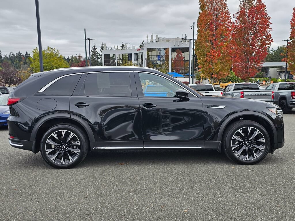 Certified 2025 MAZDA CX-90 Plug-In Hybrid w/ Premium Plus AWD/4WD image 4