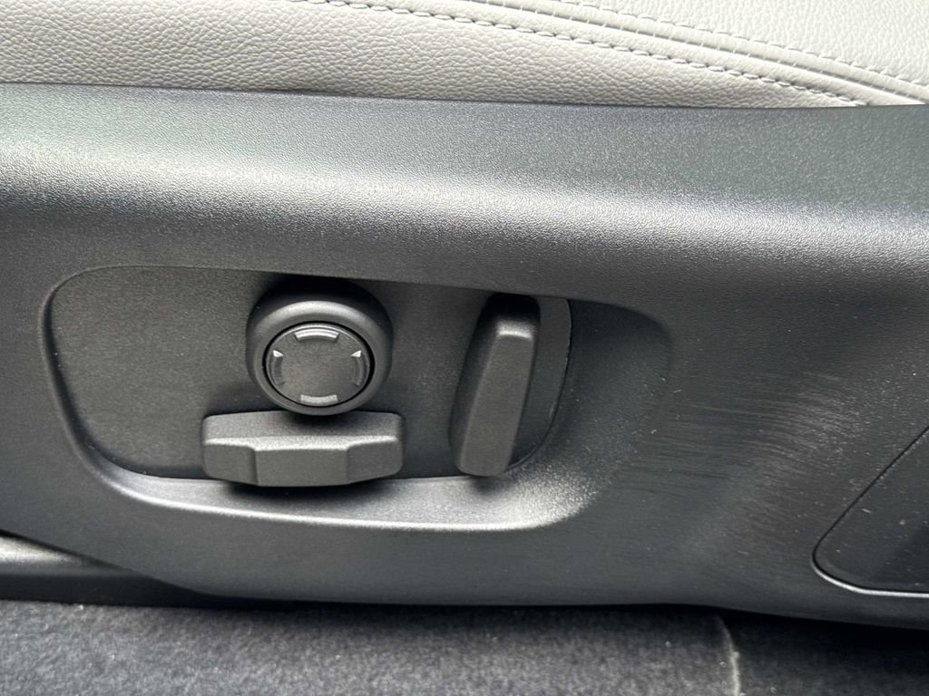 New 2026 Land Rover Range Rover Velar Dynamic SE image 29