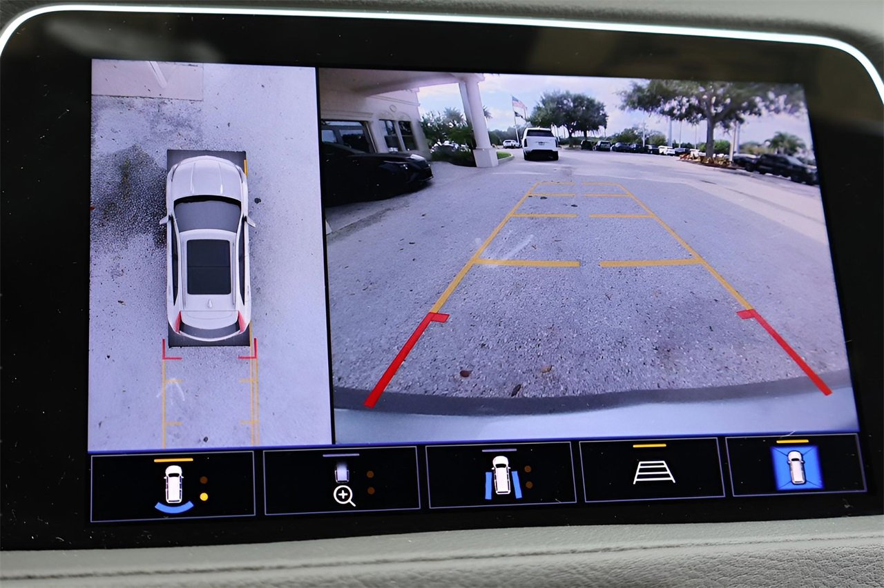 Certified 2023 Cadillac XT4 Sport w/ Enhanced Visibility Package image 20