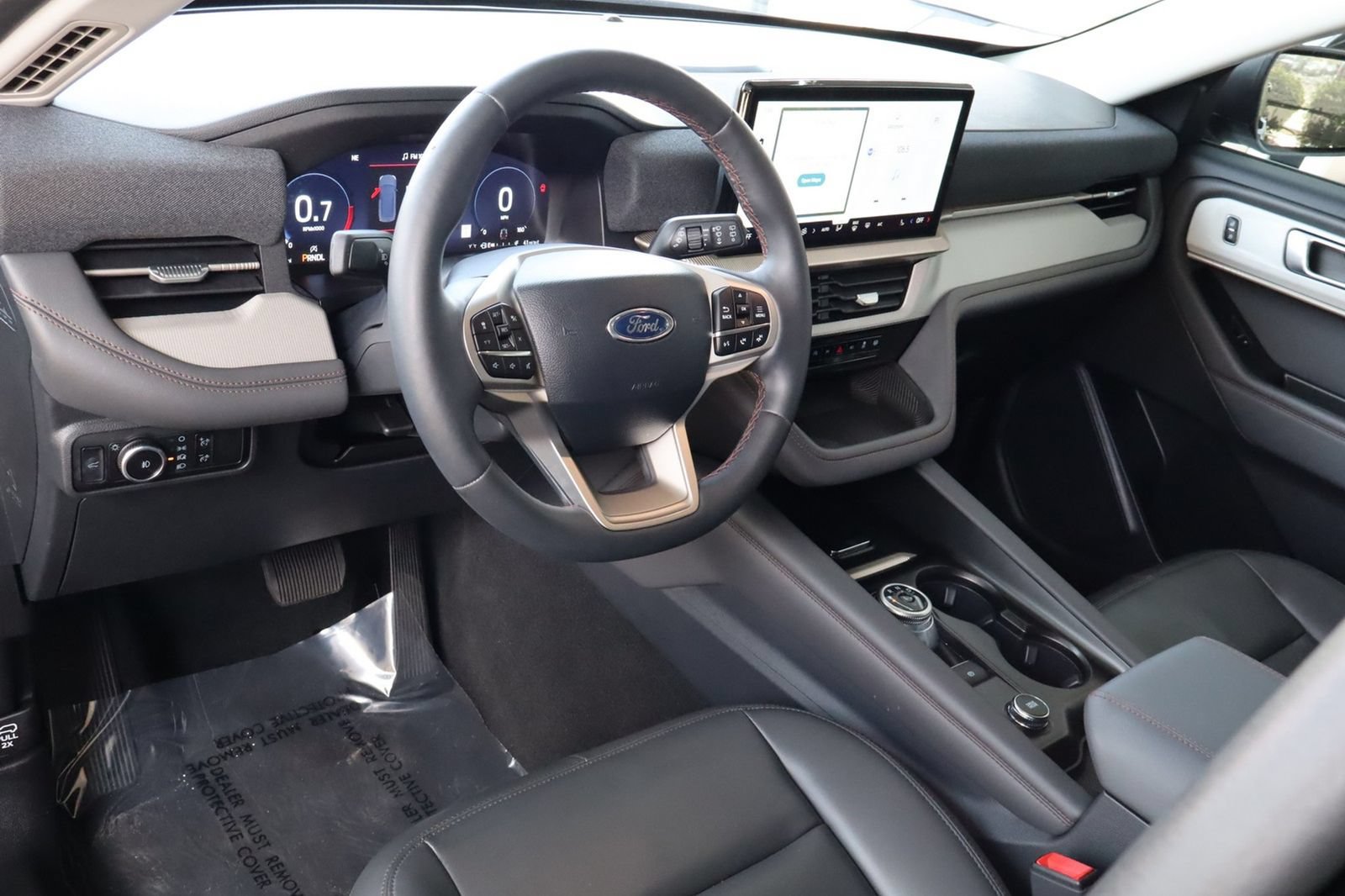 Used 2025 Ford Explorer Active w/ Active Comfort Package RWD image 17