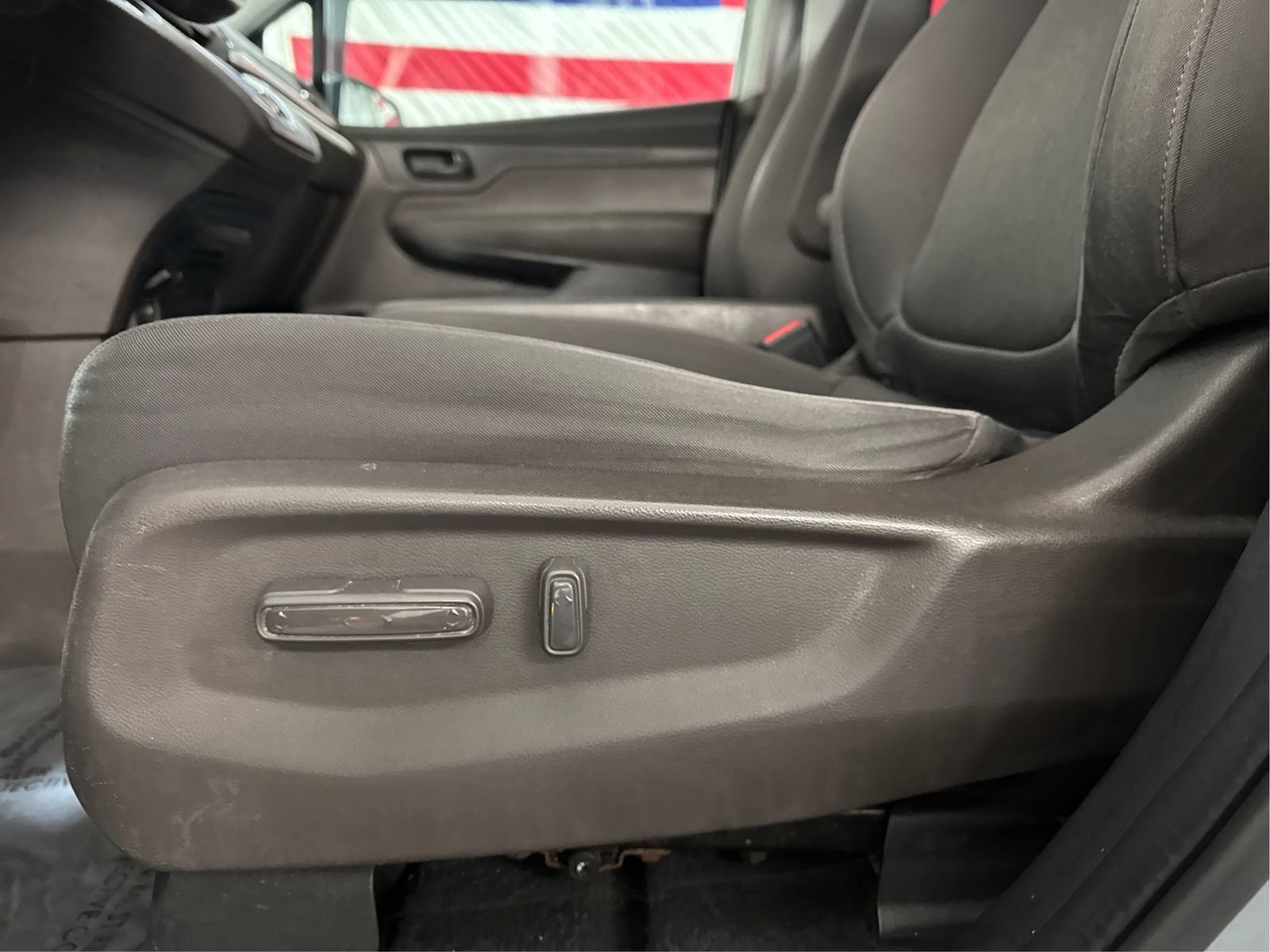 Used 2018 Honda Odyssey LX image 16