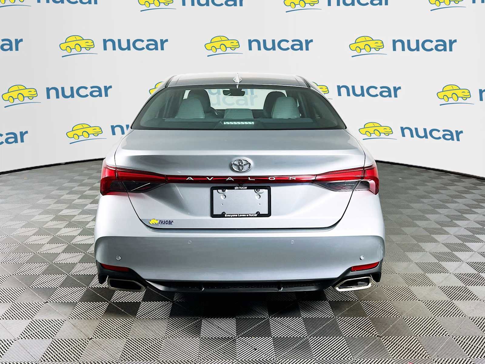 Used 2019 Toyota Avalon Limited image 6
