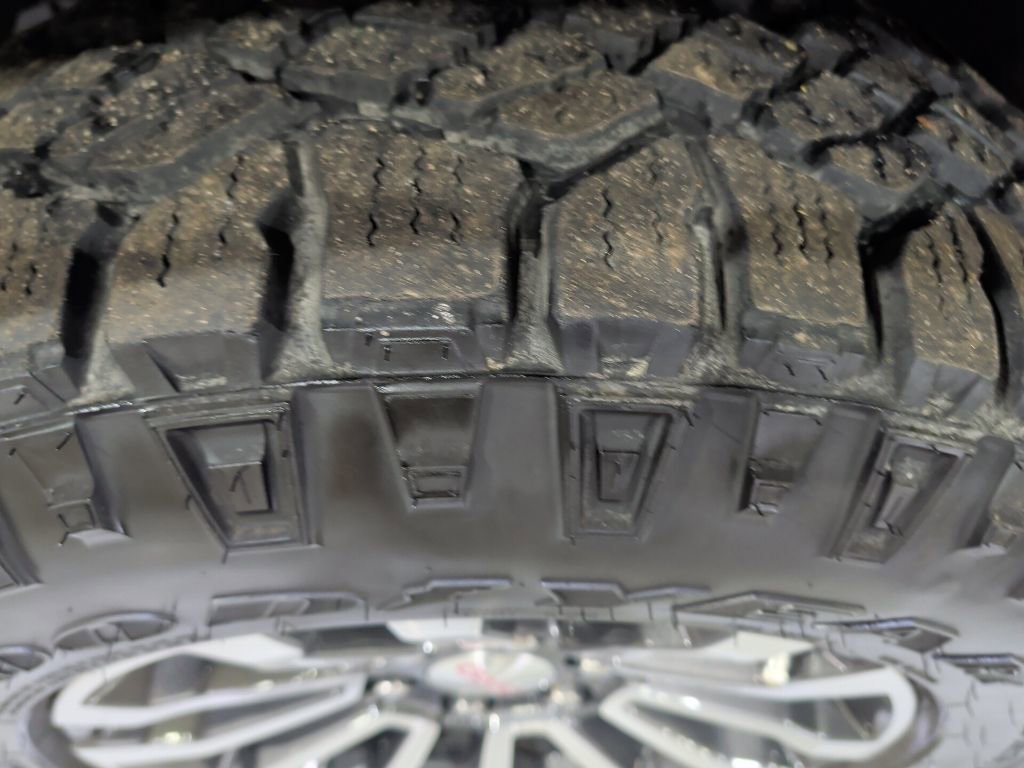 Used 2022 GMC Sierra 1500 AT4 w/ AT4 Premium Package image 10