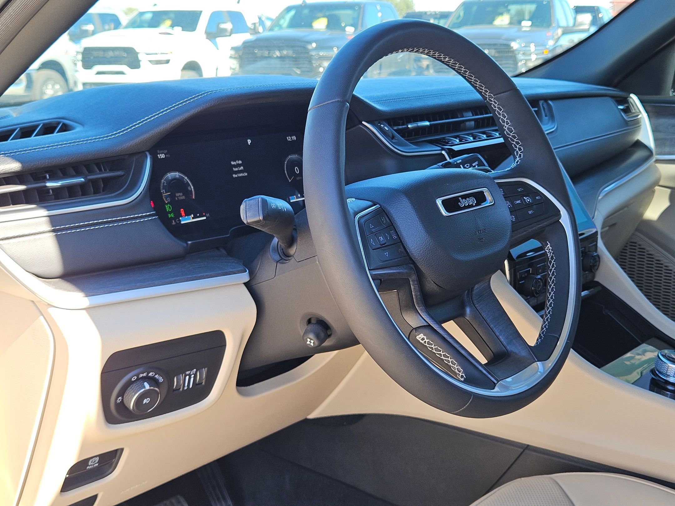 Certified 2024 Jeep Grand Cherokee Limited w/ Luxury Tech Group II image 10