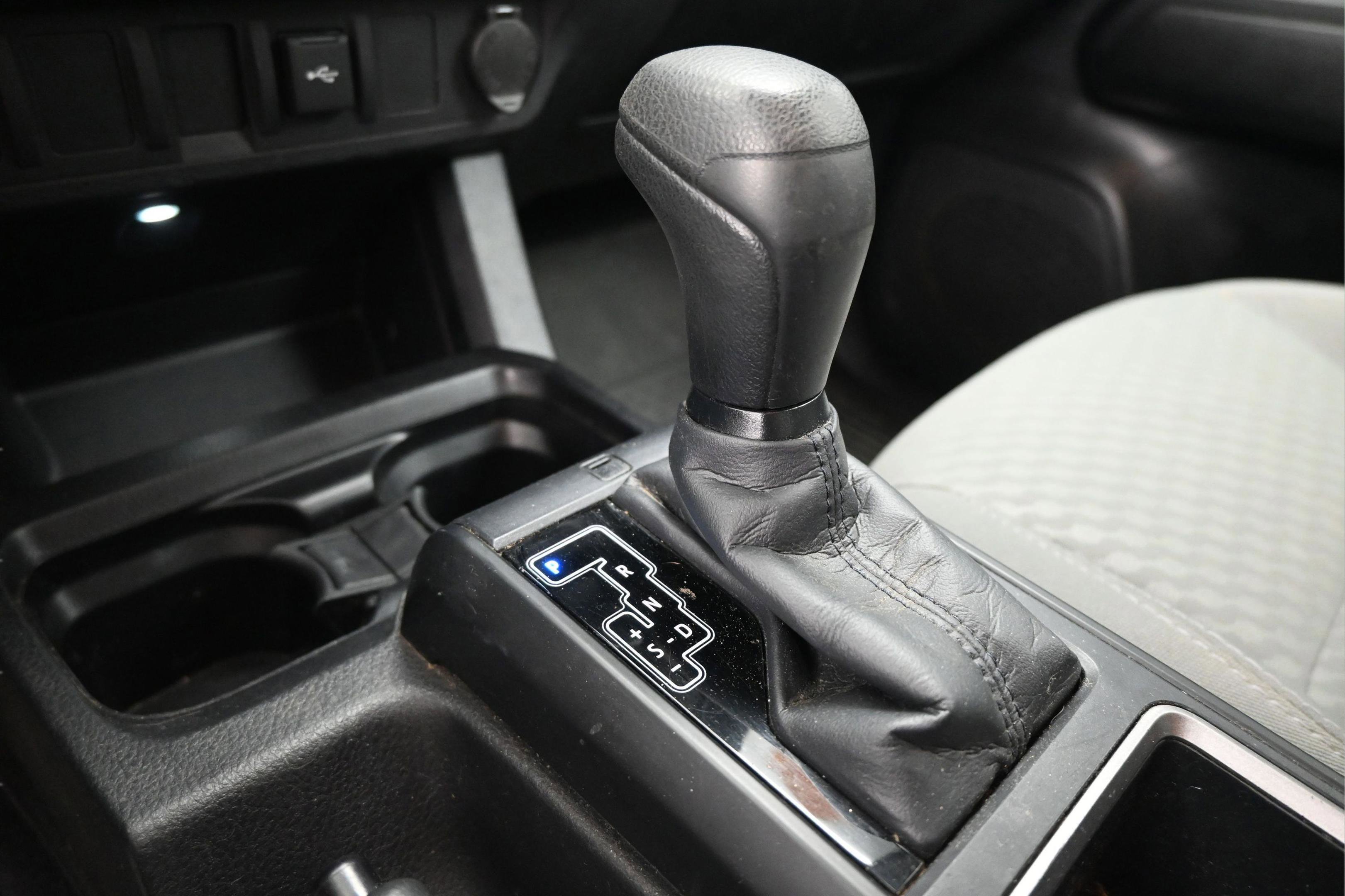 Used 2021 Toyota Tacoma SR AWD/4WD image 32