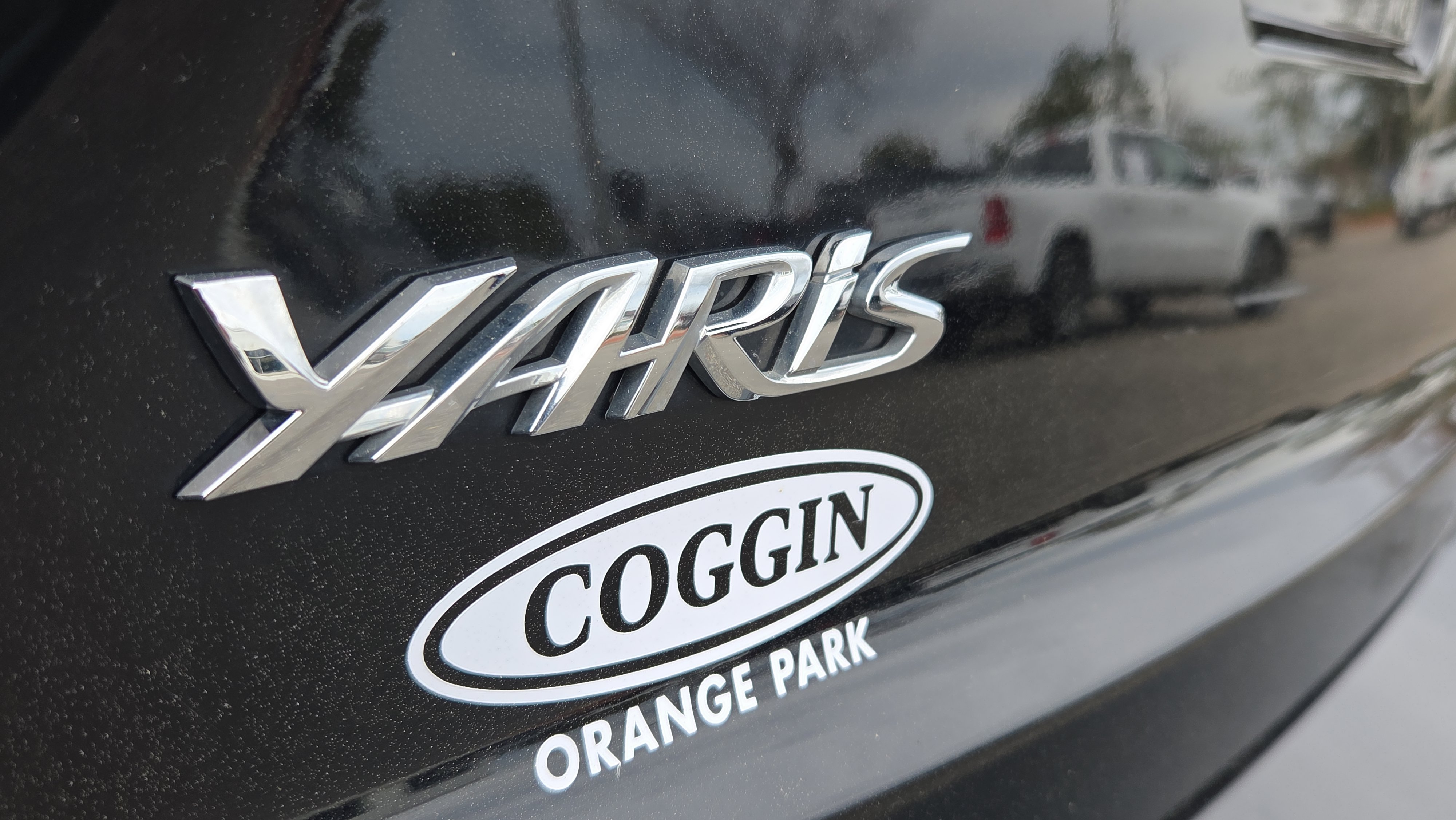 Used 2020 Toyota Yaris L image 17